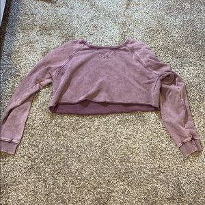 Cropped pink/purple crew neck